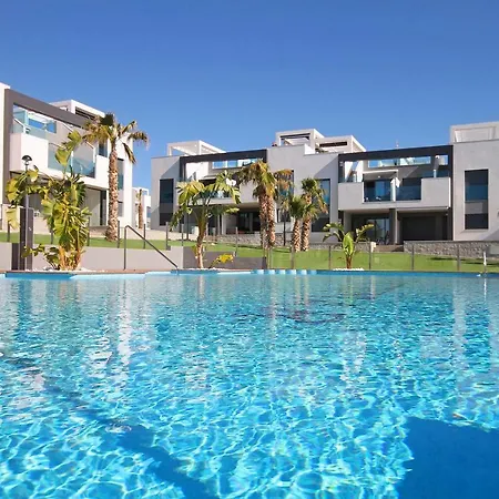 Penthouse Catalina Oasis Beach Apartment *
